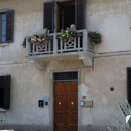 Un Passo Dalle Torri