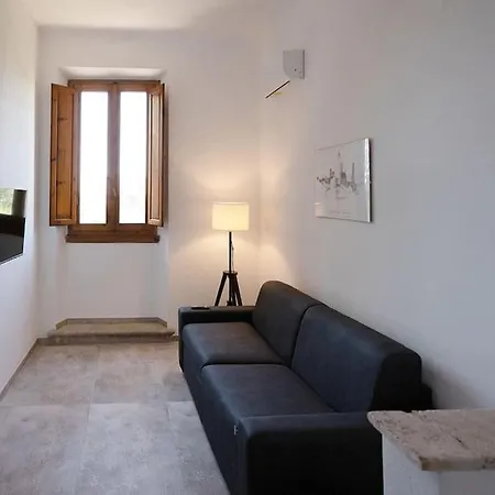 Un Passo Dalle Torri